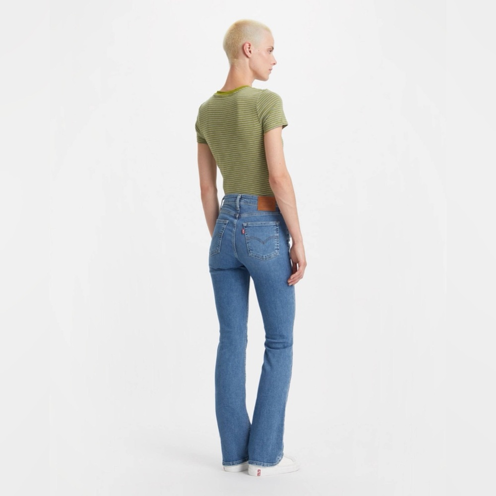 Levi’s 721 High Rise Bootcut Jean - Picture 3 of 6